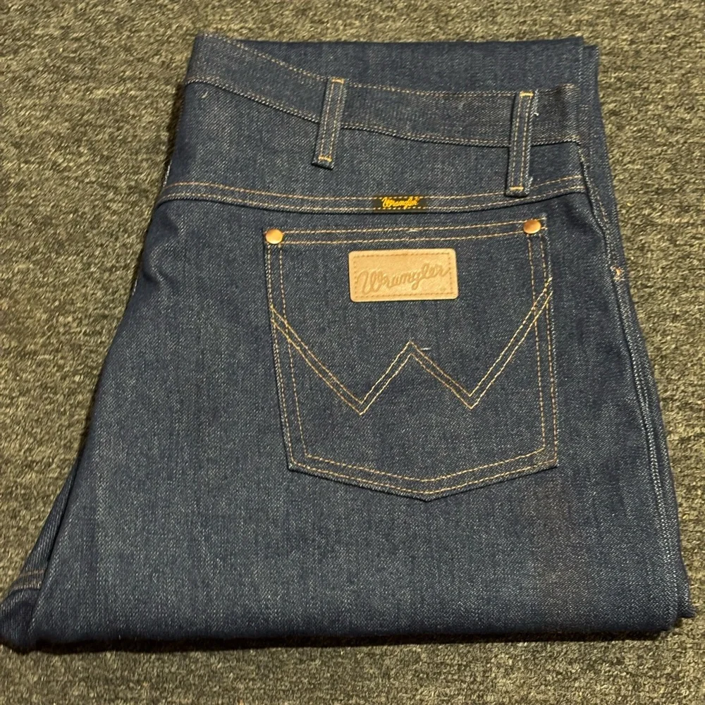 Wrangler Blue Bootcut Jeans with Rigid Denim - NWOT - Picture 1 of 12
